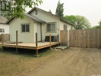 Welcome to 109 Seymour Str! This could be a great starter home, retirement home or an investment pro...