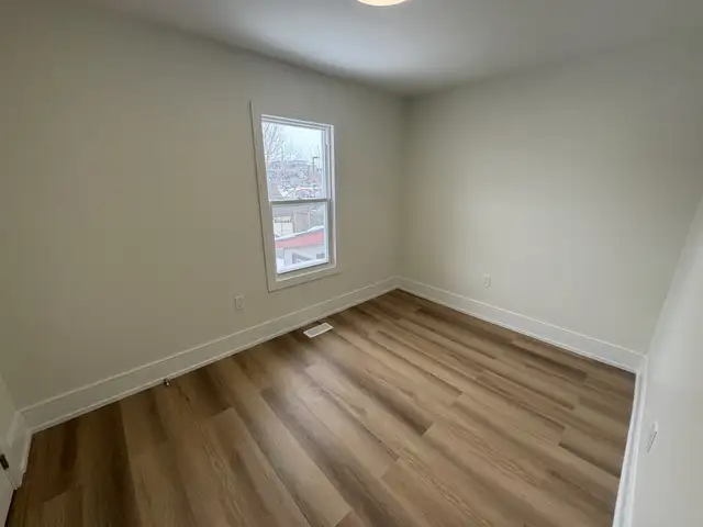 Bright & Charming 3-Bedroom Unit (A) in Belleville in Long Term Rentals in Belleville - Image 9