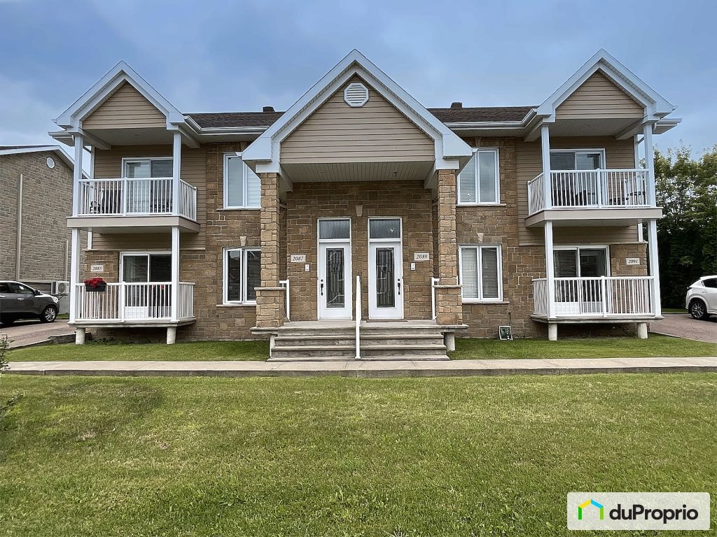 $349,000 - Condominium for sale in Chicoutimi (Chicoutimi) — photo 1