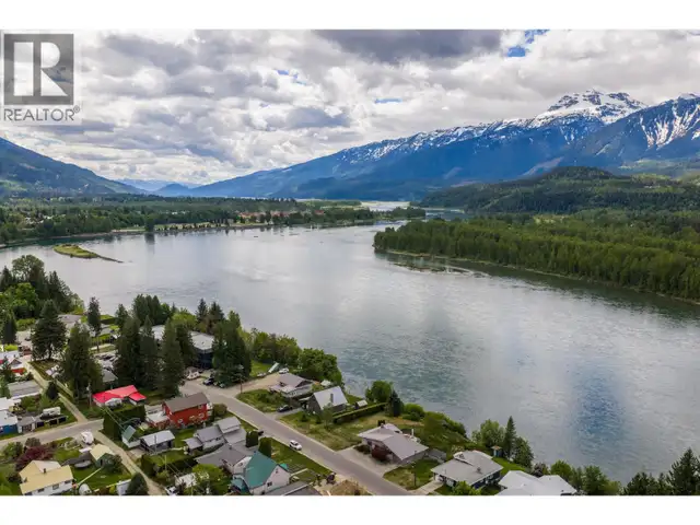 1311 Front Street Revelstoke, British Columbia in Land for Sale in Revelstoke - Image 16