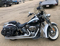 Awesome Harley-Davidson Softail Deluxe