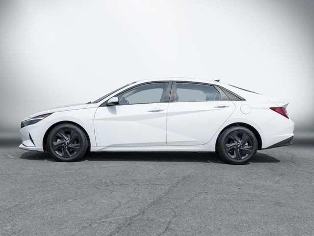 2022 Hyundai Elantra Preferred | Clean Carfax | Sunroof | Blind in Cars & Trucks in Hamilton - Image 3