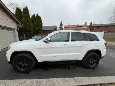 THIS 2016 JEEP GRAND CHEROKEE WAS ORIGINALLY PURCHASED IN 2016 FROM FIAT CHRYSLER CANADA AS AN EXECU...