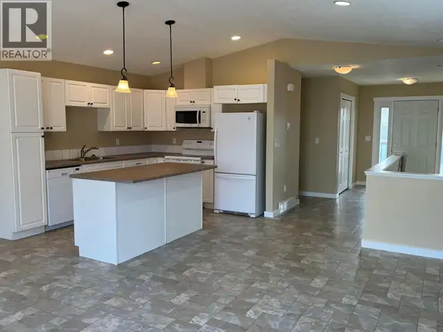 8334 87 AVENUE Fort St. John, British Columbia in Condos for Sale in Fort St. John - Image 5