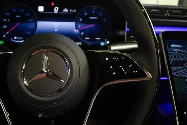 2025 Mercedes-Benz S-Class S 580 4MATIC Sedan in Cars & Trucks in Edmonton - Image 21
