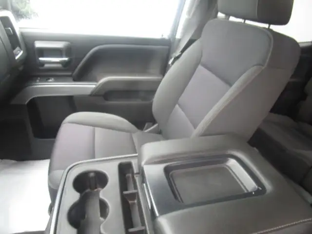 Chevrolet SilveradoZ71 OFF ROAD 1500 4WD Crew Cab LT w/2LT 2LT 2 in Cars & Trucks in Laval / North Shore - Image 22