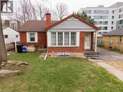 Redevelopment Opportunity, Prime Location on High Traffic Albert Street. Can be purchased with 289 A...