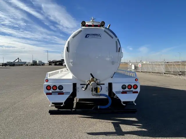 2019 International International 4300 water truck in Heavy Trucks in Regina - Image 6