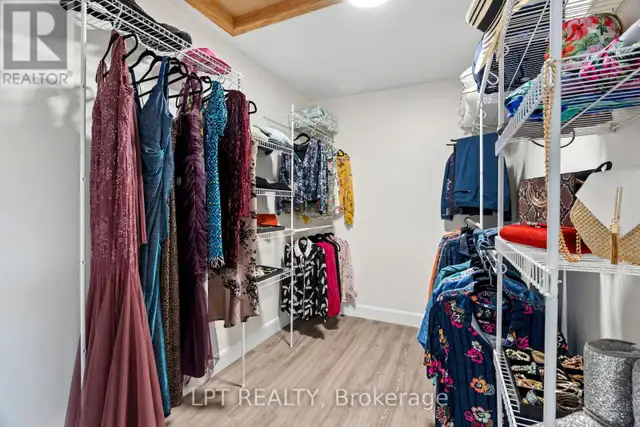 7652 RIVERSIDE DRIVE Lambton Shores (Port Franks), Ontario in Houses for Sale in Grand Bend - Image 21