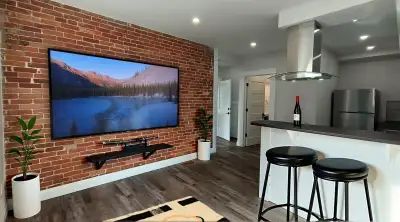 1- Bedroom boutique style apartment. Private and quiet. Brick! See the video. 1 Bedroom suit in a fu...