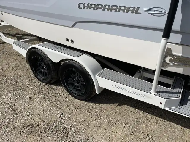 2023 Chaparral 26 Surf - LOADED! Only 22 Hours! in Powerboats & Motorboats in Saskatoon - Image 3