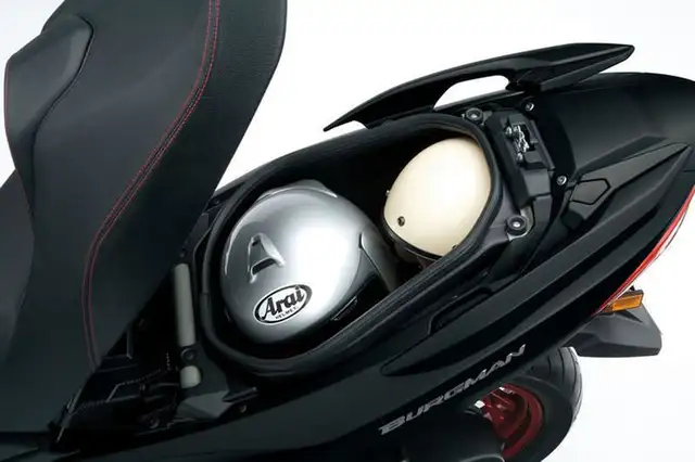 2025 Suzuki Burgman 400 in Scooters & Pocket Bikes in Ottawa - Image 14