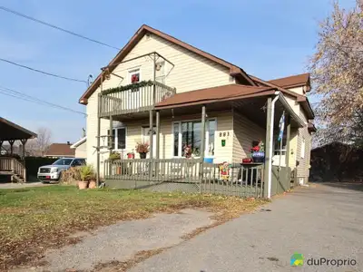 Idéal pour propriétaire-occupant! Très beau duplex, propre et bien entretenu. Plusieurs rénovations...