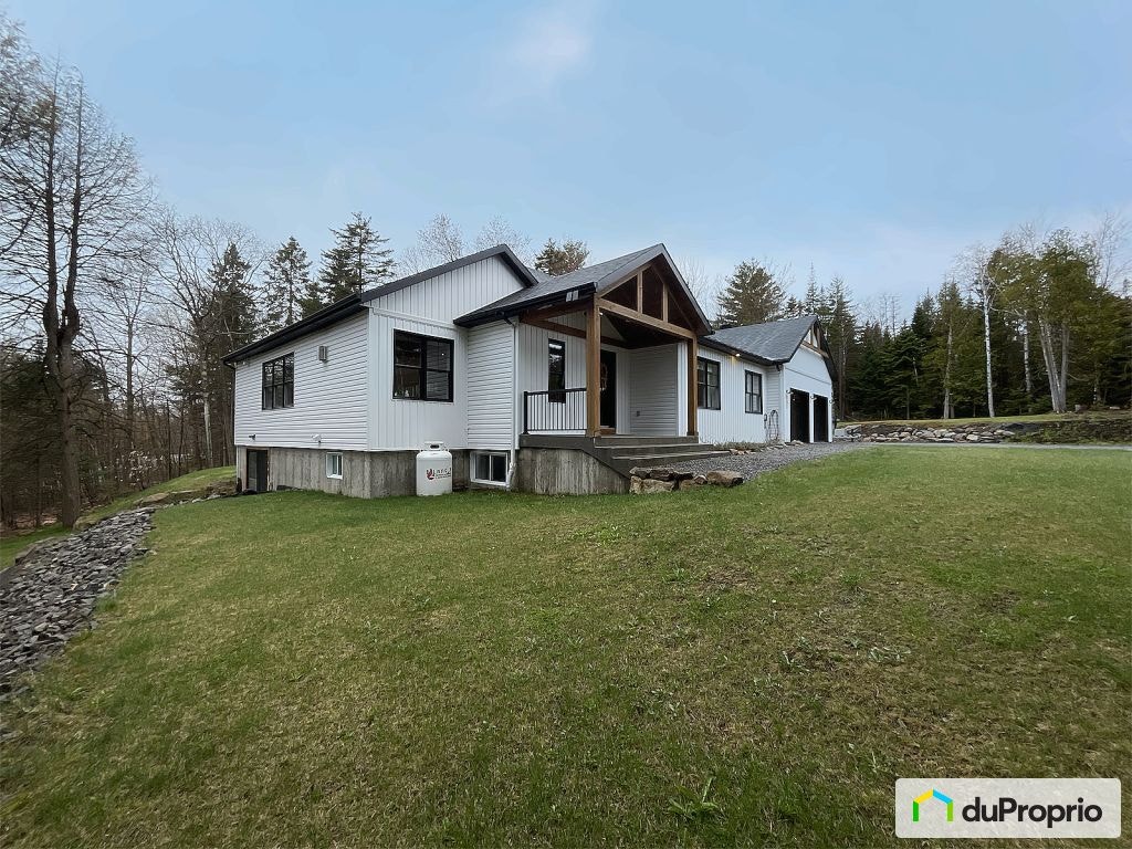 $890,000 - Bungalow for sale in St-Hippolyte — photo 3