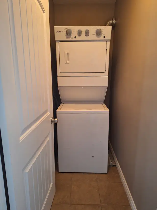 Luxury 3 bedroom Executive Suite in Orillia in Long Term Rentals in Barrie - Image 9