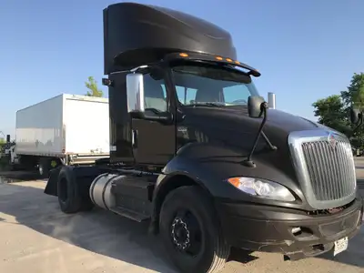 Stock #: V404073 Single Axle Day Cab Tractor, International A26 engine (450) HP, Eaton Endurant tran...