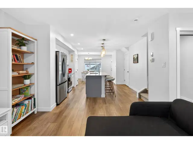 201 SUNLAND WY Sherwood Park, Alberta in Houses for Sale in Strathcona County - Image 10