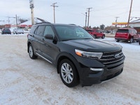 Recent Trade 2021 Ford Explorer XLT ,2.3L, 4WD, 6 passenger ! Comes with leather heated front seats,... (image 1)