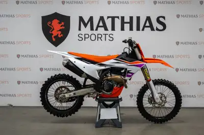 Motocross KTM 250 SX-F 2024 Les photos peuvent être à titre indicatif et sans inscription. Les promo...