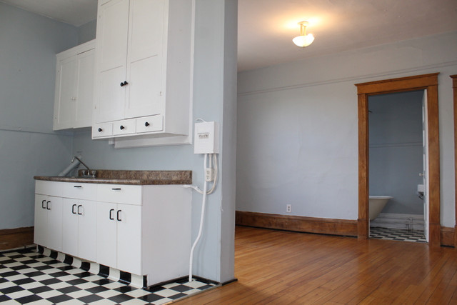City Park Apartment For Rent | Coronation Place in Long Term Rentals in Saskatoon - Image 3