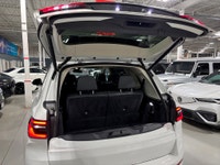 **SPRING SPECIAL!** FEATURING : BMW SKY LOUNGE PANORAMIC SUNROOF, POWER REAR RECLINING SEATS, HEADS... (image 6)