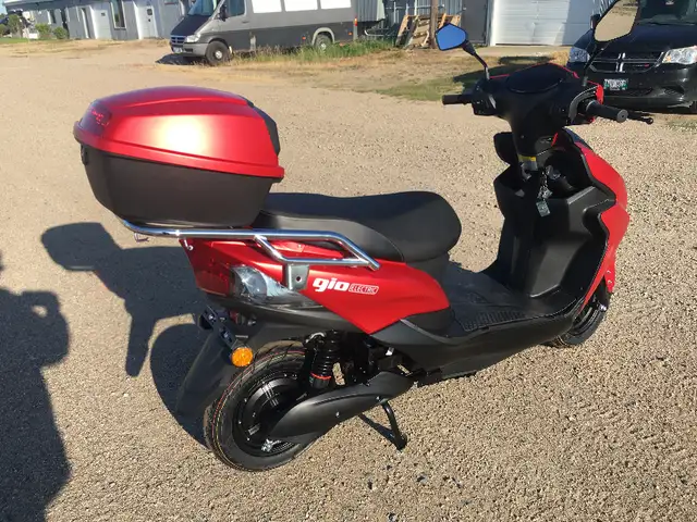 BRAND NEW GIO PHOENIX SUPER ELECTRIC SCOOTER $1999.00 in Scooters & Pocket Bikes in Winnipeg - Image 4