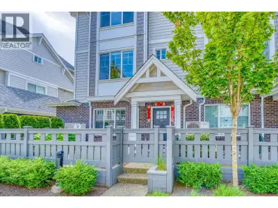 Parc Belvedere by Dava Developments. Nestled in the desirable McLennan North area, corner unit townh...