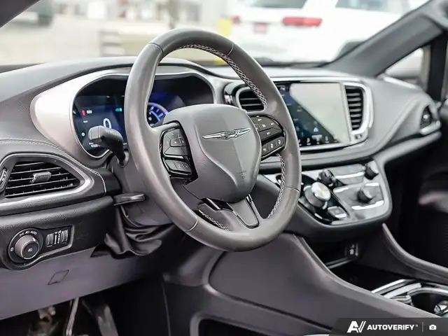 2022 Chrysler Passenger Vans Pacifica Hybrid Limited in Cars & Trucks in Windsor Region - Image 14