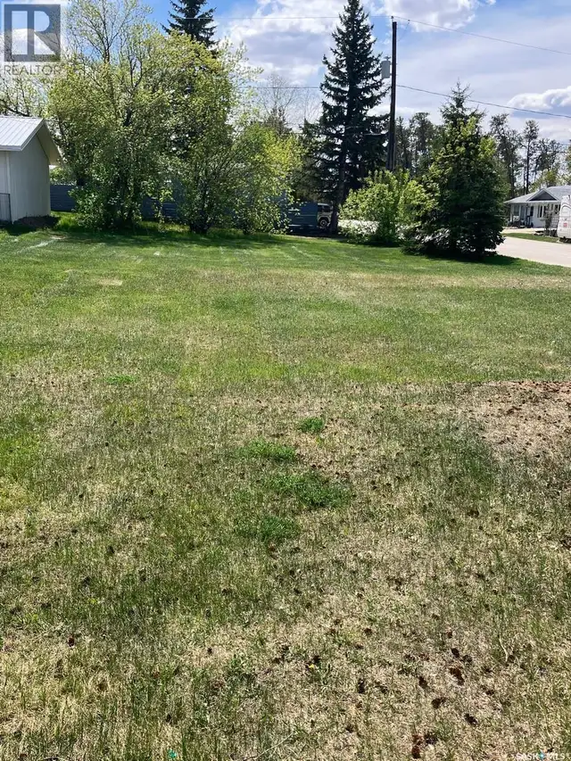 622 Maple ROAD W Nipawin, Saskatchewan in Land for Sale in Nipawin - Image 3