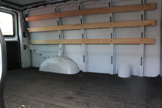 2023 GMC Savana Cargo Base in Cars & Trucks in Comox / Courtenay / Cumberland - Image 13