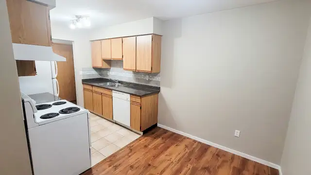 Mill Lake Apartment For Rent | Sunshine Apartments in Long Term Rentals in Abbotsford - Image 7