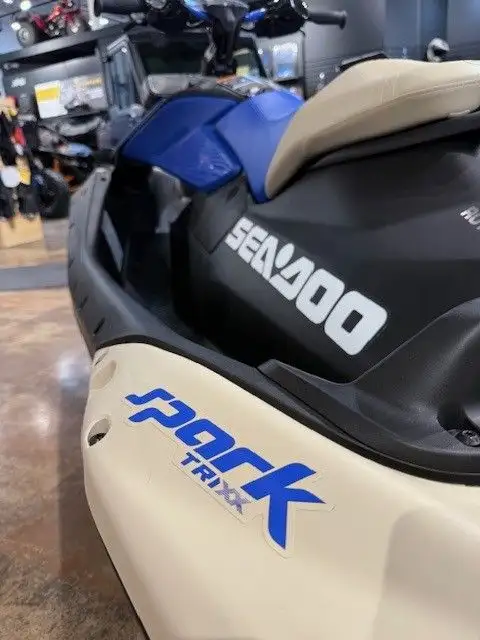 2025 Sea Doo Spark Trixx 1 UP w/Sound in Personal Watercraft in St. Albert - Image 5