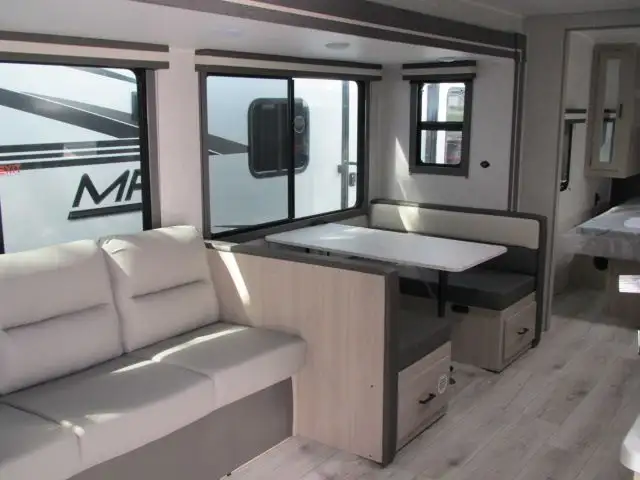 2026 EAST TO WEST DELLA TERRA 261RB-GREAT COUPLES LAYOUT!  in Travel Trailers & Campers in Ottawa - Image 10