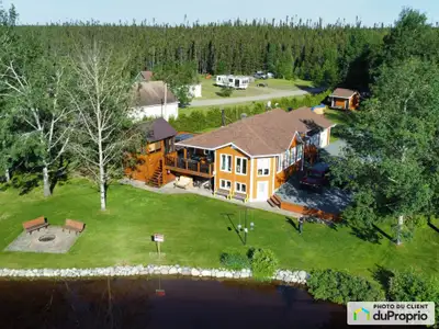 Belle propriété au bord de l'eau avec vue incroyable et superbe belle plage sur le lac Chibougamau....