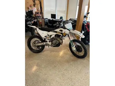 2024 Husqvarna 450 ROCK STAR ONE OWNER READY TO RACE! 30 hours 2024 Husqvarna 450 ROCK STAR ...