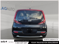 2020 Kia Soul EX Ready for anything, from the streets of Calgary to the highways of Alberta, this Ki... (image 2)