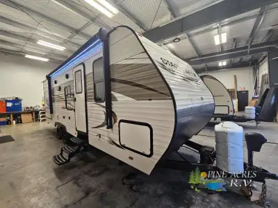 Starcraft Autumn Ridge travel trailer 26BHS highlights: Outside Kitchen Double-Size Bunks Jackknife...