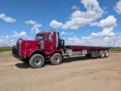 1997 Kenworth T800 8x4 Bed Truck Comes with a Cummins N14 diesel engine, 460hp, showing 900000 km, 2...