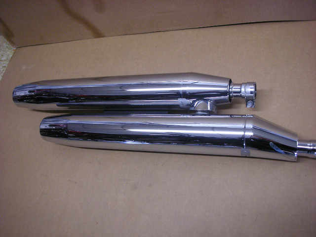 OEM Yamaha exhaust XV 1600 Road Star / Silverado in Other in Stratford - Image 2