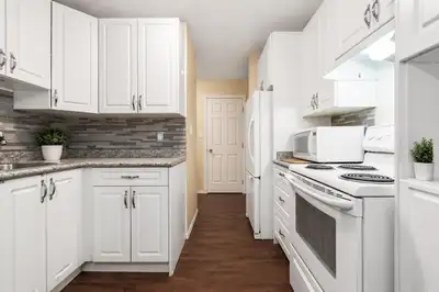 Welcome to Ridgewood Court in the heart of Chilliwack! This 1 bed, 1 bath condo offers exceptional v...