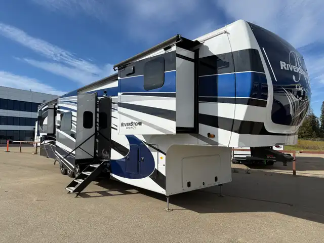 2024 Forest River RIVERSTONE 421 FK in Travel Trailers & Campers in St. Albert - Image 2