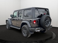 Cloth Low-Back Bucket Seats, Remote Start System, Heated Front Seats, Heated Steering Wheel, Uconnec... (image 3)