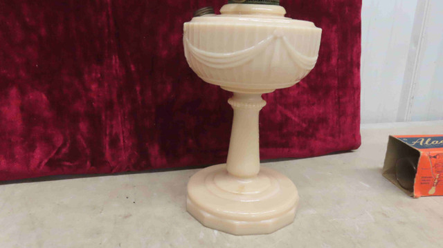 Aladdin Lamp 24.5", Milk Glass with Ribbon - Chimney in Box in Arts & Collectibles in Winnipeg - Image 3