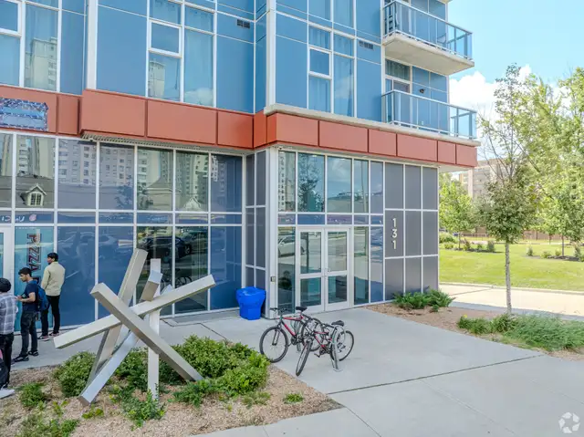 Stylish 1-Bed Plus Den Apartments in Long Term Rentals in Kitchener / Waterloo - Image 18
