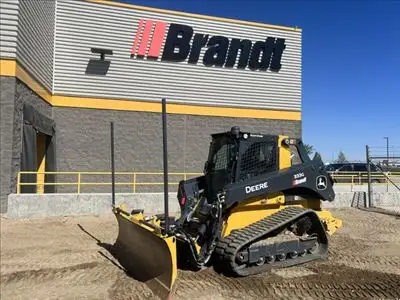 Hours: 828 | Location: Saskatoon, SK, CA | Attachments: Aux Hydraulics; Miscellaneous: Reversing Fan...