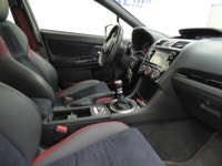 Imaginez tracer des virages avec un sourire, le grondement iconique d'une Subaru WRX blanche 2018 so... (image 6)