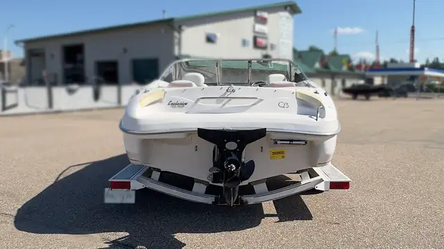 2001 Tahoe Q3 used bowrider fiberglass boat in Powerboats & Motorboats in Prince Albert - Image 6