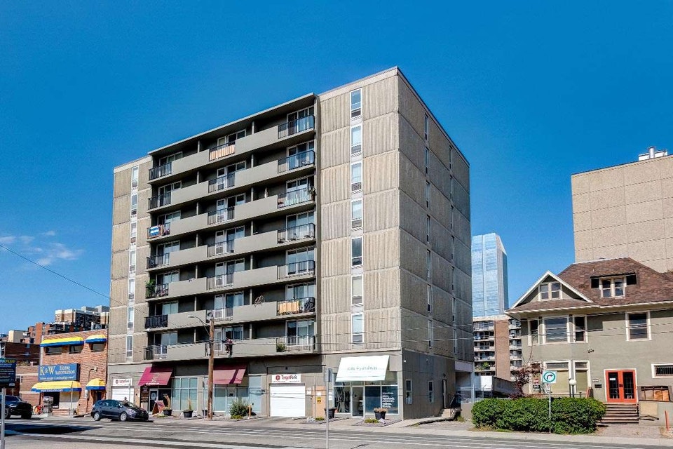 Kingston Tower - 2 Bedroom available at 342 - 15 Avenue SW, Calg 3
