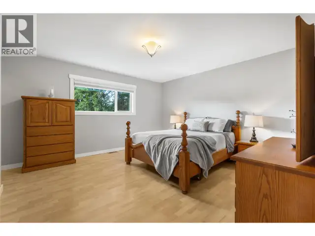 610 10th Avenue NW Nakusp, British Columbia in Houses for Sale in Nelson - Image 15