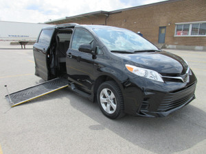 2020 Toyota Sienna LE
